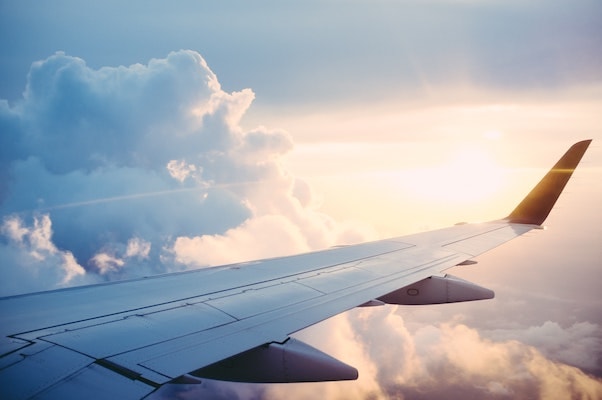 an image of an airplane wing